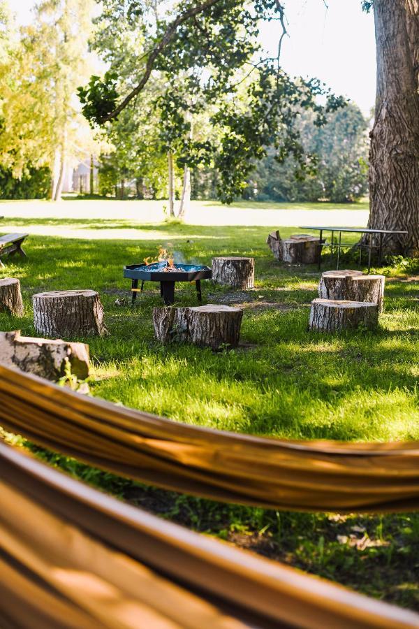 Готель Glamping Mella Muiza Юрмала Екстер'єр фото